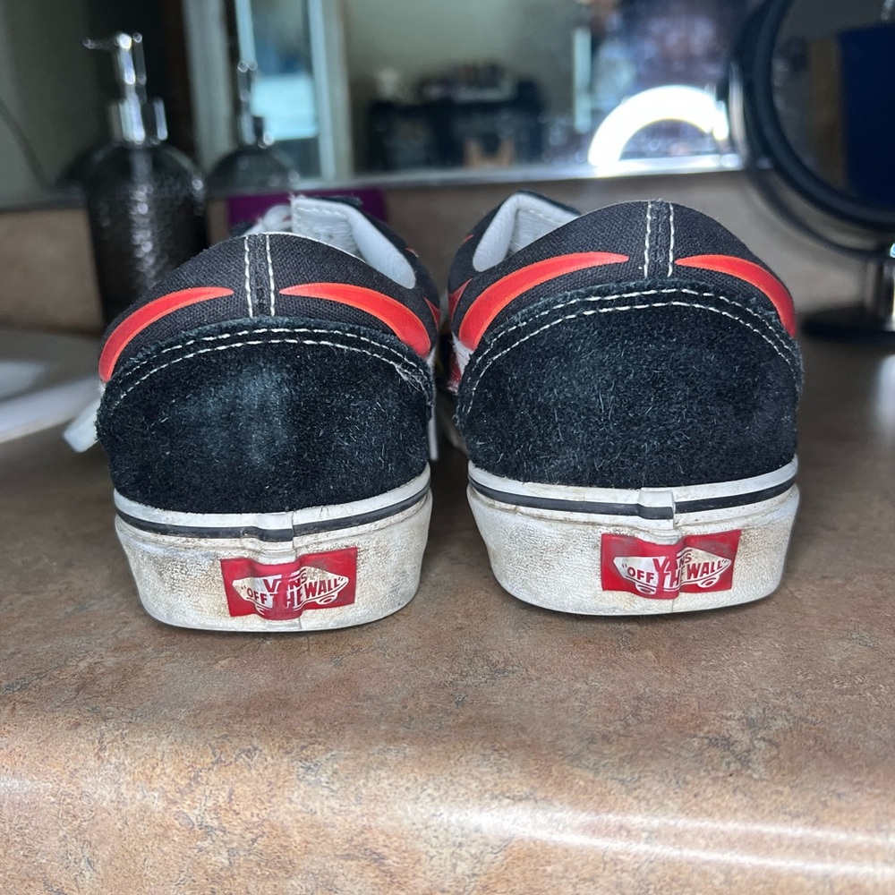 Vans - Picture 4 of 4